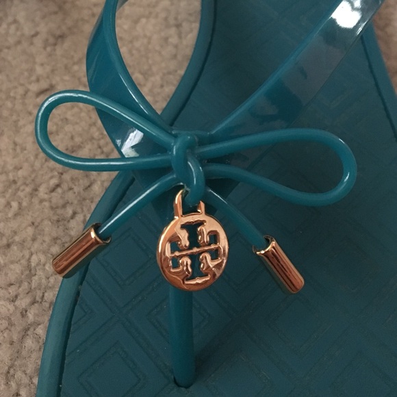 Tory Burch Women's Turquoise Bow Flip Flop Sandals - Picture 2 of 2